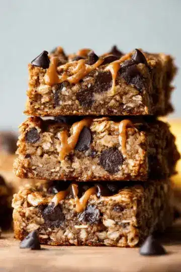 Peanut Butter Banana Chocolate Chip Oatmeal Bars