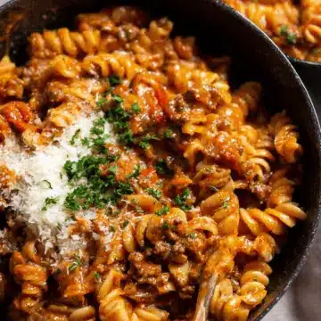 One pot creamy tomato beef pasta