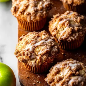 Apple Cinnamon Crumb Muffins