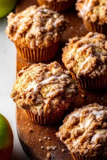 Apple Cinnamon Crumb Muffins