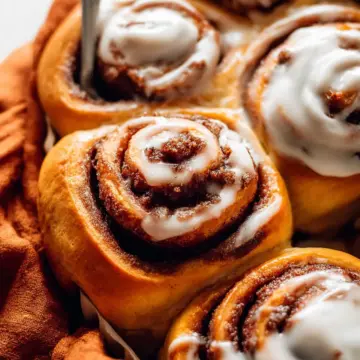 Pumpkin Cinnamon Rolls