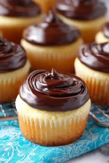 Boston Cream Pie Cupcakes
