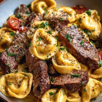 Easy Garlic Steak Tortellini Recipe