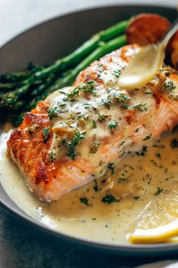 Baked Salmon with Amazing Lemon Sauce