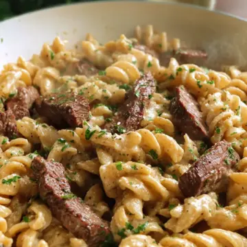 Creamy Garlic Steak Pasta