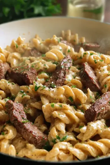 Creamy Garlic Steak Pasta